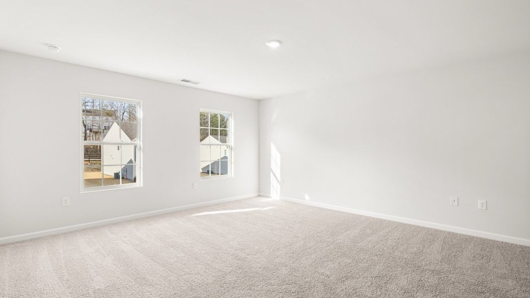 Spacious, unfurnished interior of a new home in Oakleigh Glen, Dallas (Image 28).