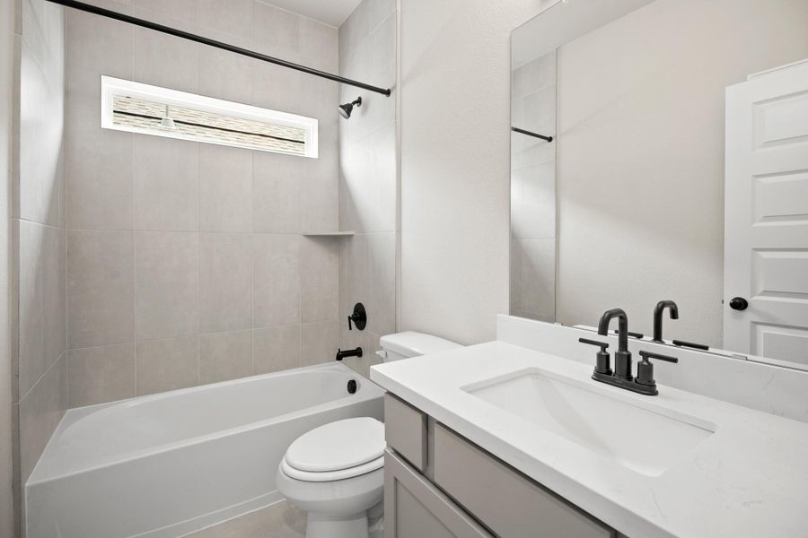 Hall bath (*Photo not of actual home and used for illustration purposes only.)