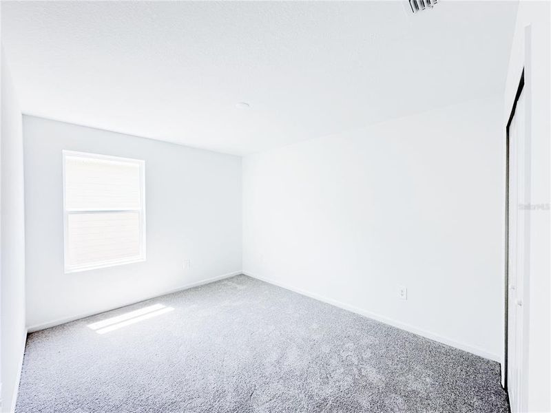 Spacious, unfurnished interior of a new home in , Ocala (Image 12).