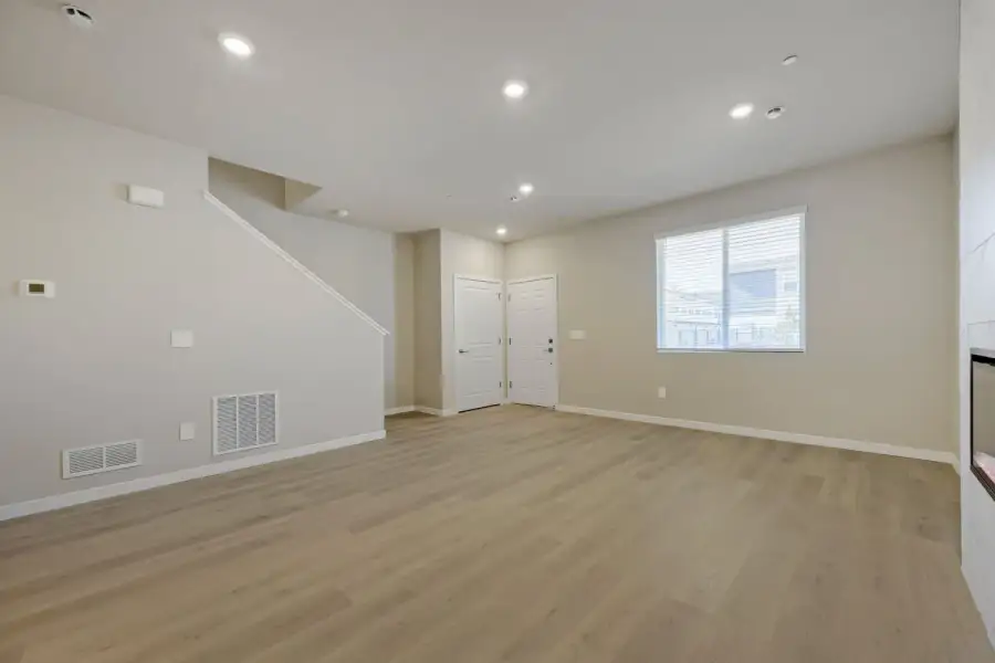2842 Bear Springs Cir, Longmont, CO.  - Slide 8
