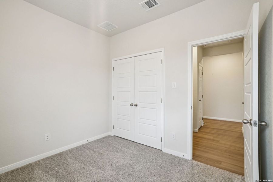 Spacious, unfurnished interior of a new home in Catalina, Converse (Image 28).