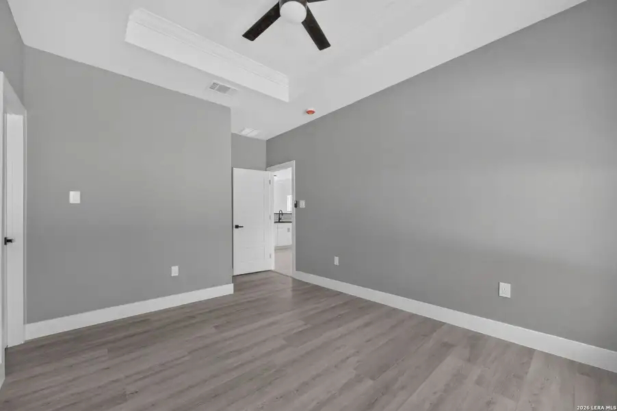 Spacious, unfurnished interior of a new home in , San Antonio (Image 12).