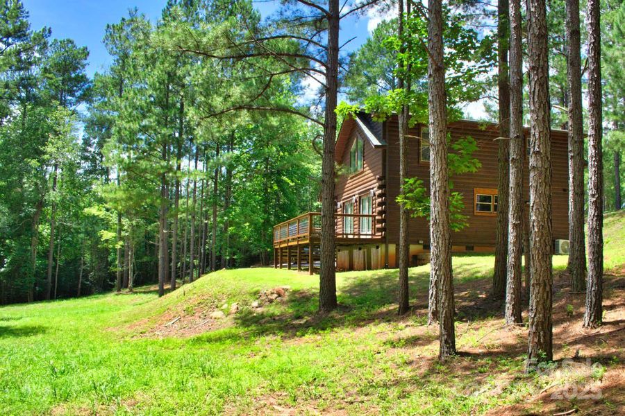 Image 16 of a home in .