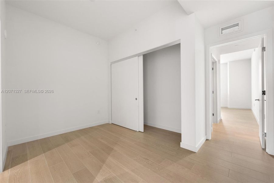 Spacious, unfurnished interior of a new home in , Miami (Image 23).