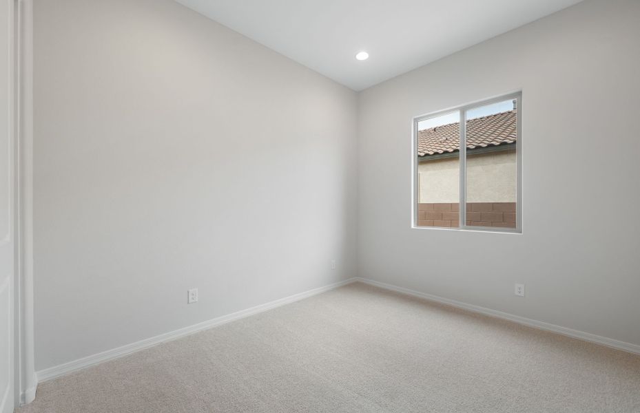 Spacious, unfurnished interior of a new home in Artisan at Asante, Surprise (Image 25).