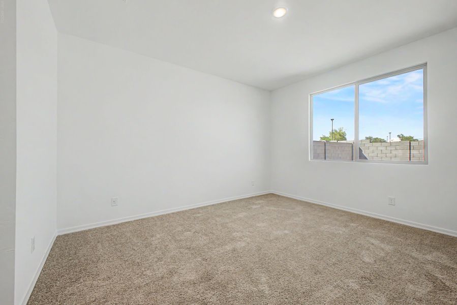 Spacious, unfurnished interior of a new home in Baker Farms, Phoenix (Image 11).