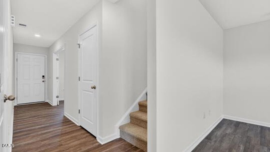 Lawson Glen_Belhaven B_16_Gray_SPEC-017 Lawson Glen_Belhaven B_16_Gray_SPEC-017