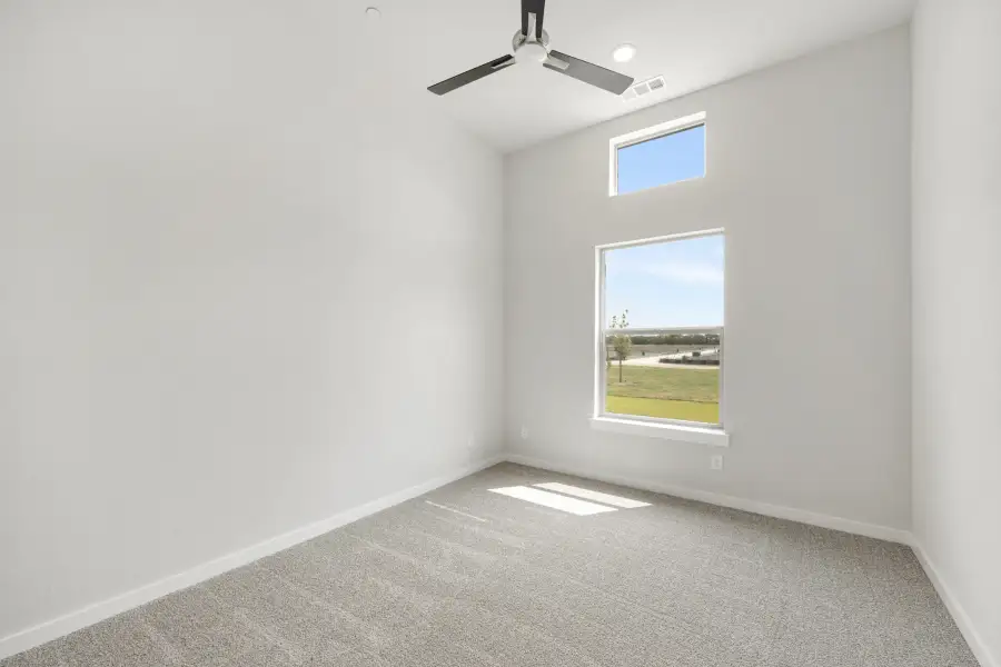 Spacious, unfurnished interior of a new home in Cottonwood Creek, Rowlett (Image 37).