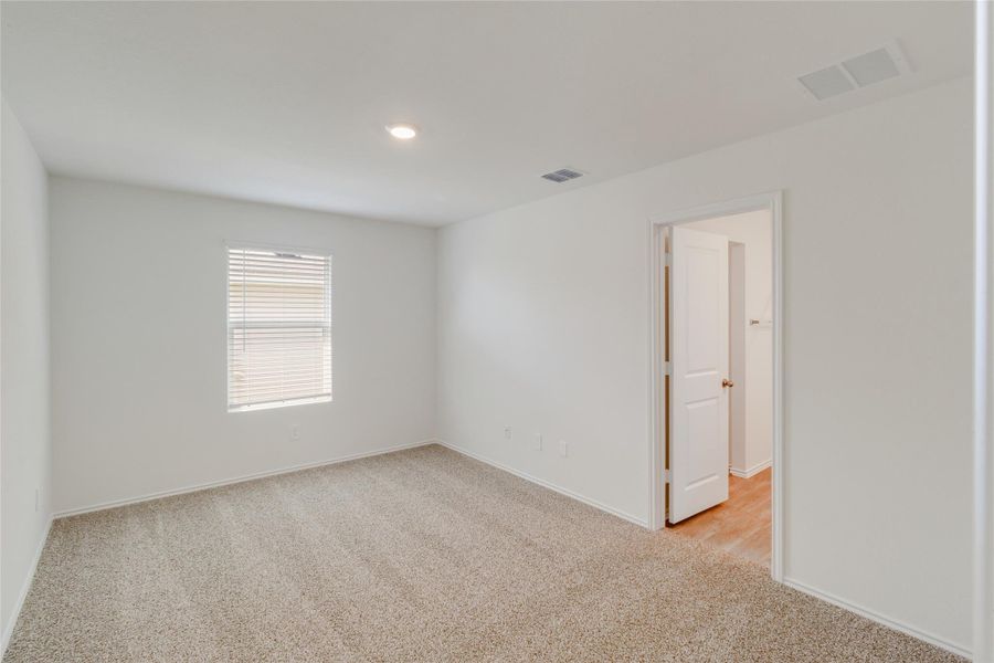 Spacious, unfurnished interior of a new home in Prairie Lakes, Buda (Image 15).