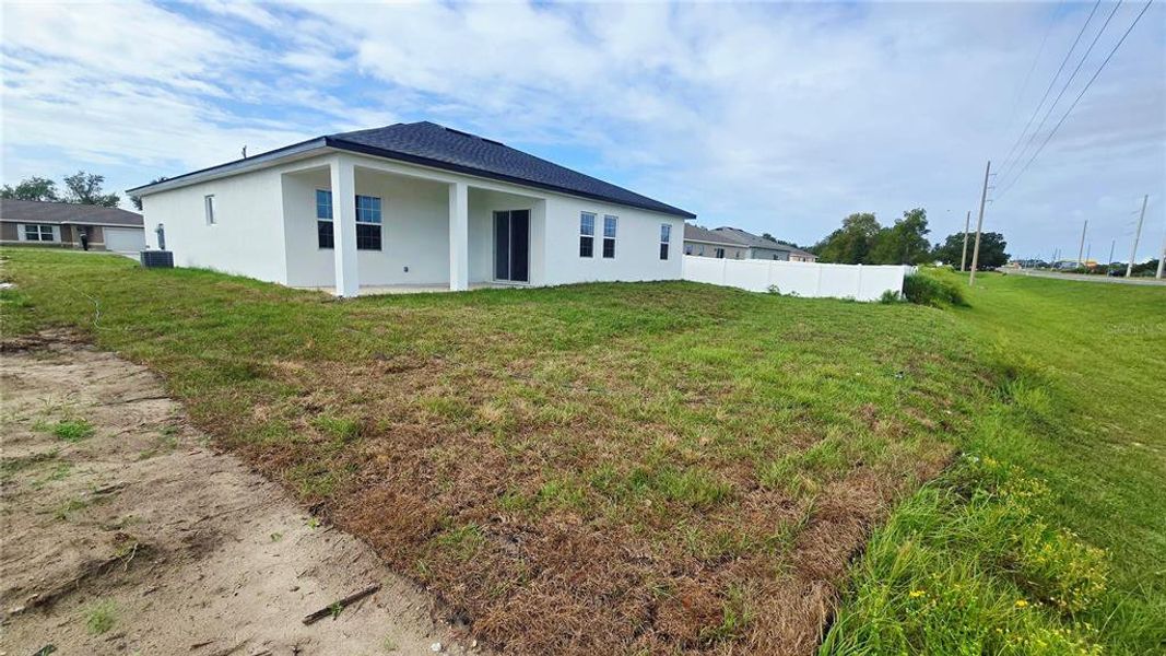 Exterior details and patio area of a home in , Ocala (Image 30).