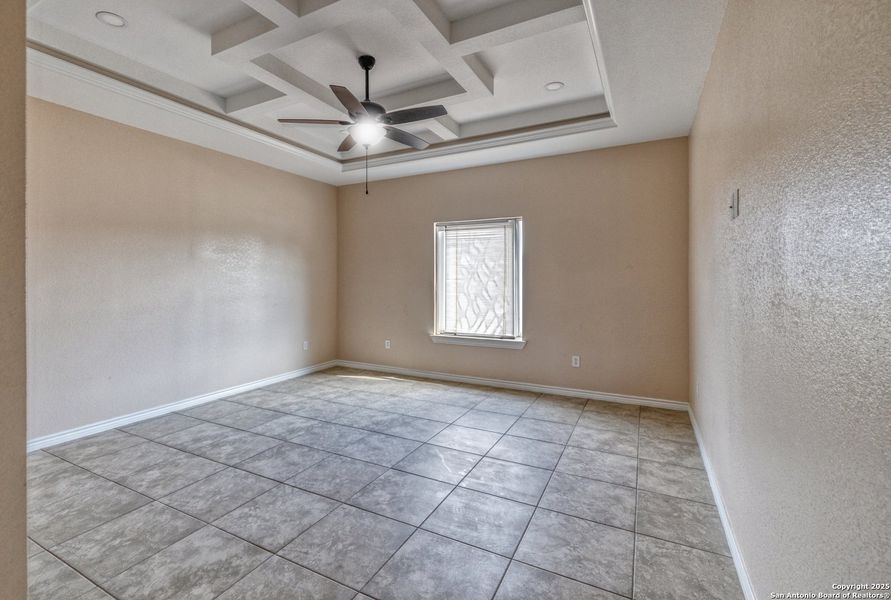 Spacious, unfurnished interior of a new home in , Uvalde (Image 20).