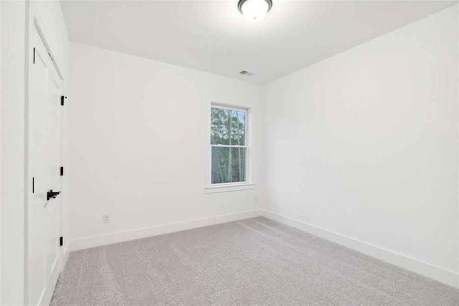 Spacious, unfurnished interior of a new home in Ellis, Marietta (Image 18).
