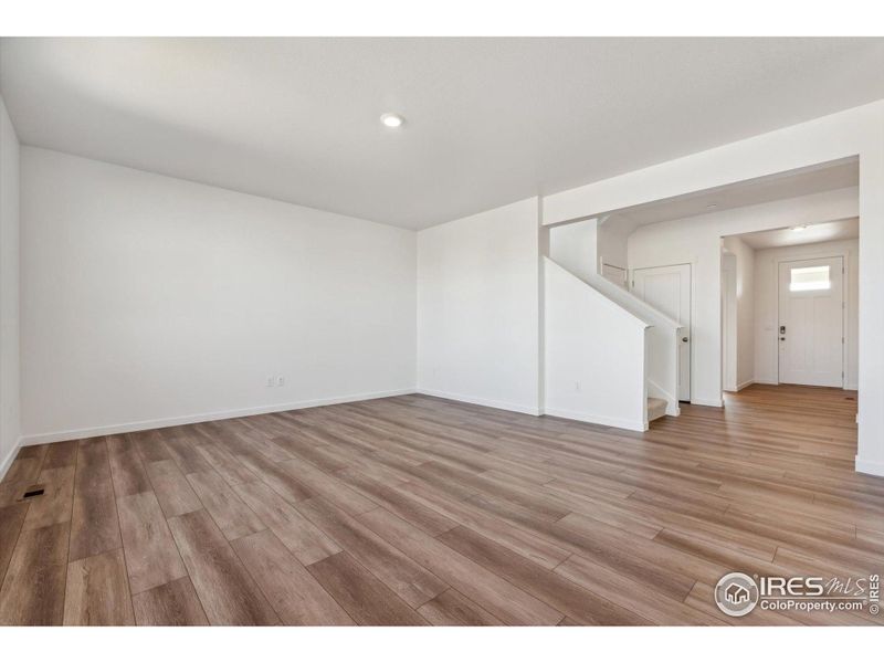 Spacious, unfurnished interior of a new home in Silver Peaks, Lochbuie (Image 24).