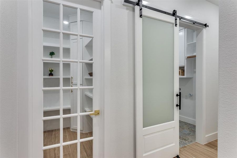 Spacious, unfurnished interior of a new home in , Burleson (Image 20). Spacious, unfurnished interior of a new home in , Burleson (Image 20).