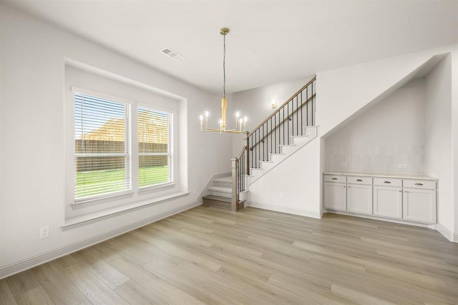 4809 Nomad- Dining-1