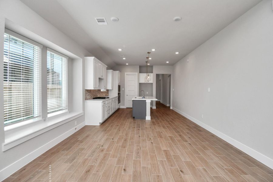 Spacious, unfurnished interior of a new home in Arabella on the Prairie: Signature Collection, Richmond (Image 24).