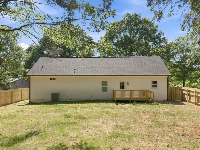Exterior details and patio area of a home in , Griffin (Image 16).