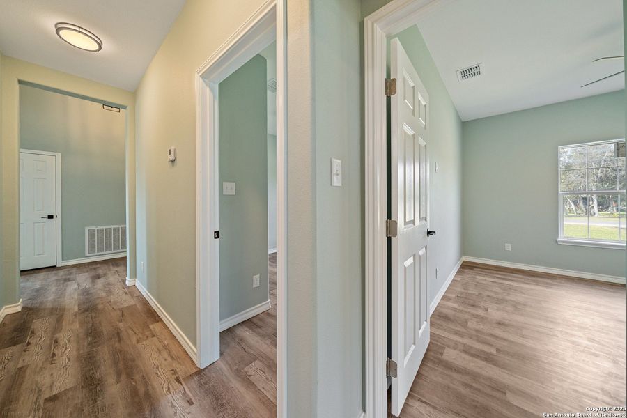 Spacious, unfurnished interior of a new home in , Beeville (Image 29).