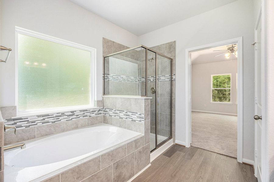 Furnished interior view inside a new home in Columbia Lakes, West Columbia (Image 9).
