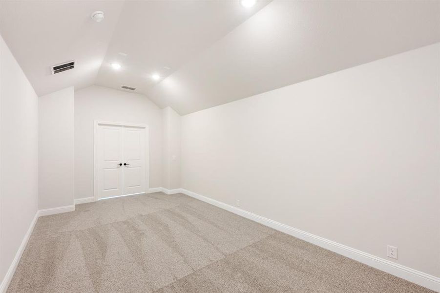 Spacious, unfurnished interior of a new home in Ridge Ranch Classic 60, Mesquite (Image 15).