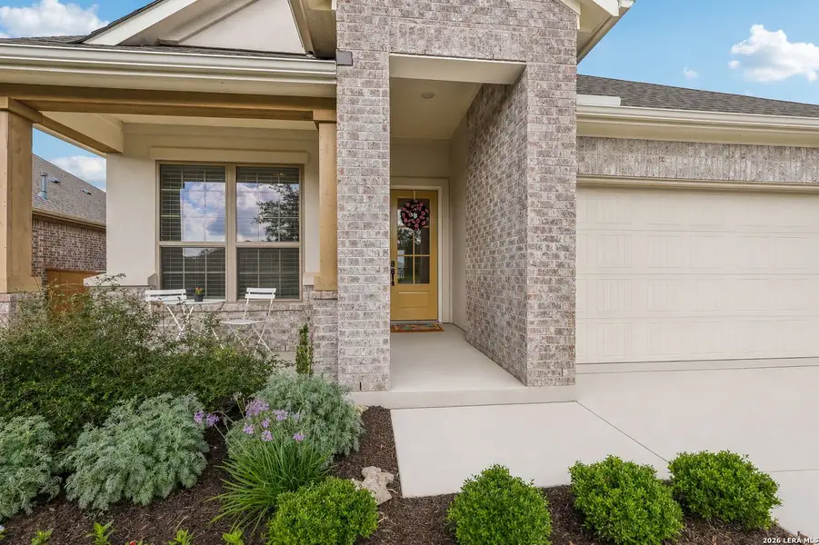 Exterior details and patio area of a home in , San Marcos (Image 3).