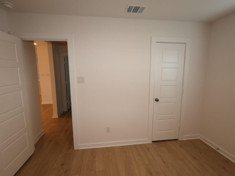 Spacious, unfurnished interior of a new home in Summerview, Fulshear (Image 21).