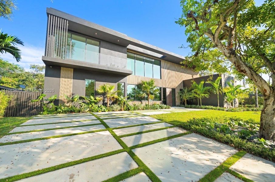 Community amenities in , Miami (Image 41).
