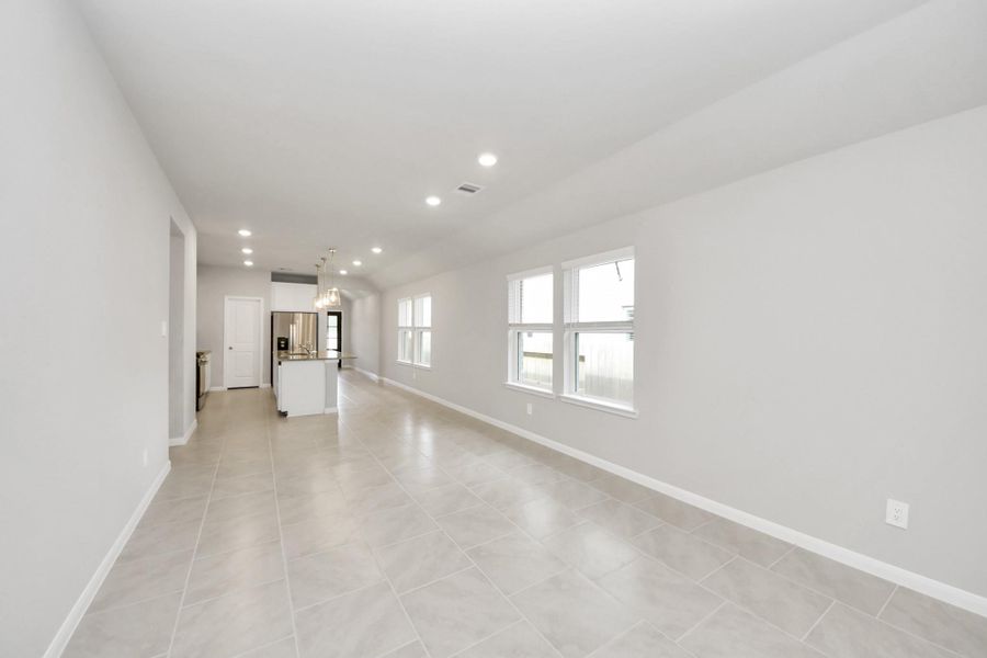 Spacious, unfurnished interior of a new home in Montgomery Ridge: Landmark Collection, Montgomery (Image 33).