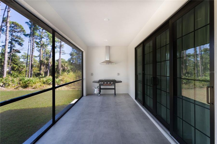 Exterior details and patio area of a home in , Port Charlotte (Image 3).