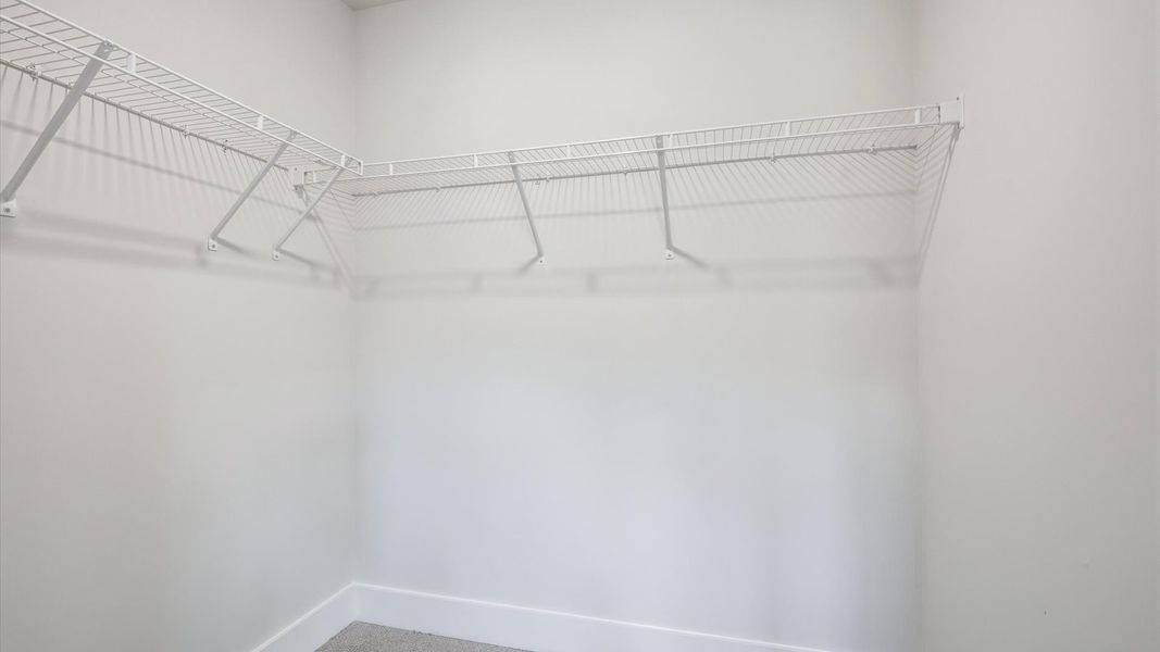 Walk-in Closet Walk-in Closet