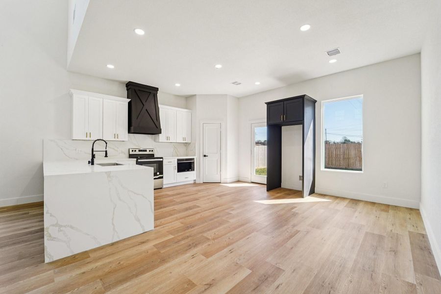 Image 36 of a home in .