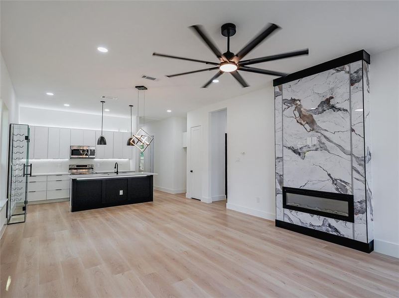 Furnished interior view inside a new home in , Dallas (Image 5). Furnished interior view inside a new home in , Dallas (Image 5).