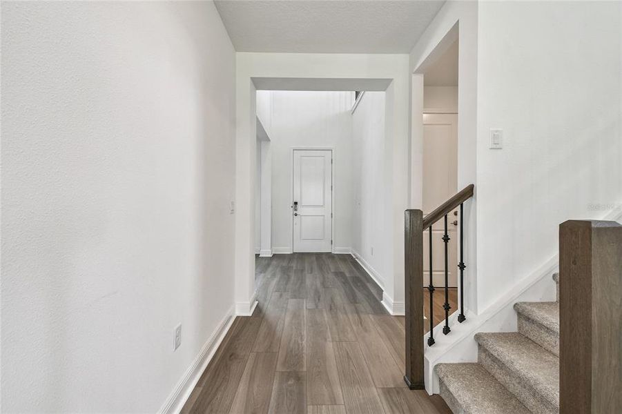 Spacious, unfurnished interior of a new home in Hawkstone, Sarasota (Image 22).