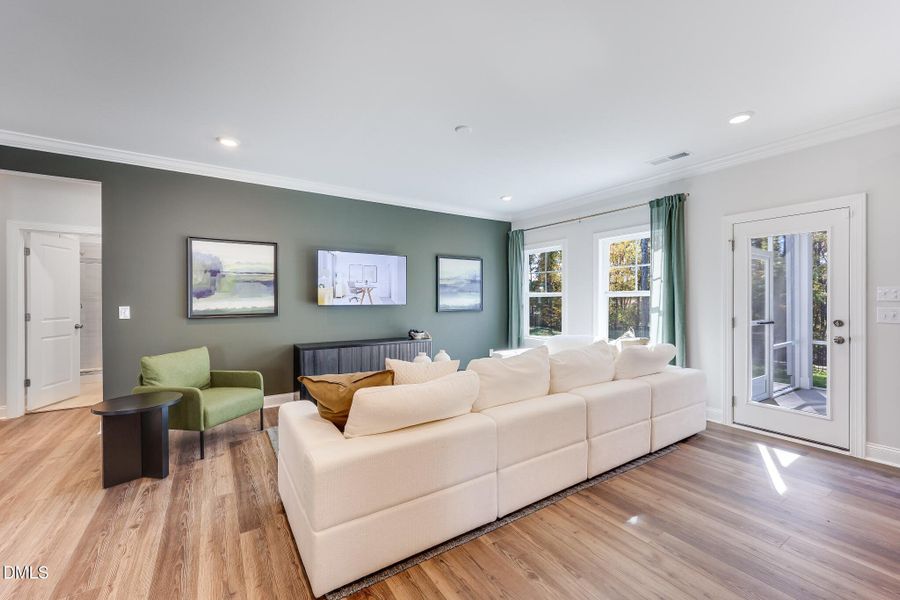 SUN_Everlee_Pic_MayflowerIII_Great_3of3