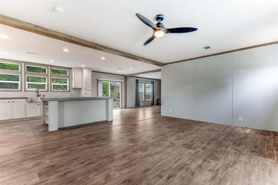 Spacious, unfurnished interior of a new home in , Anna (Image 12).