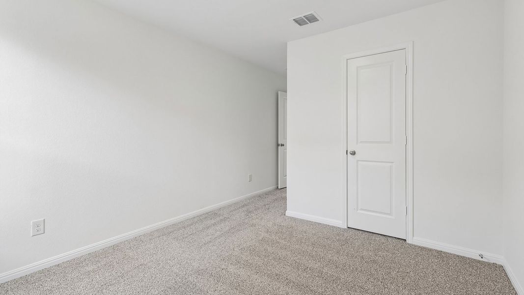 Spacious, unfurnished interior of a new home in Southgrove, Kyle (Image 34).