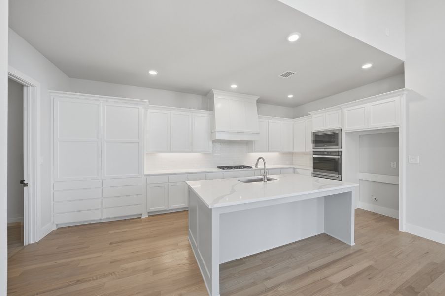 Furnished interior view inside a new home in Quail Hollow, Rockwall (Image 7).