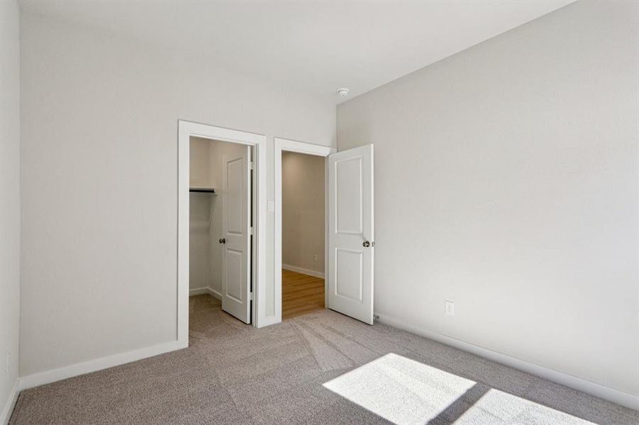 Spacious, unfurnished interior of a new home in Hickory Hill, Sherman (Image 36).