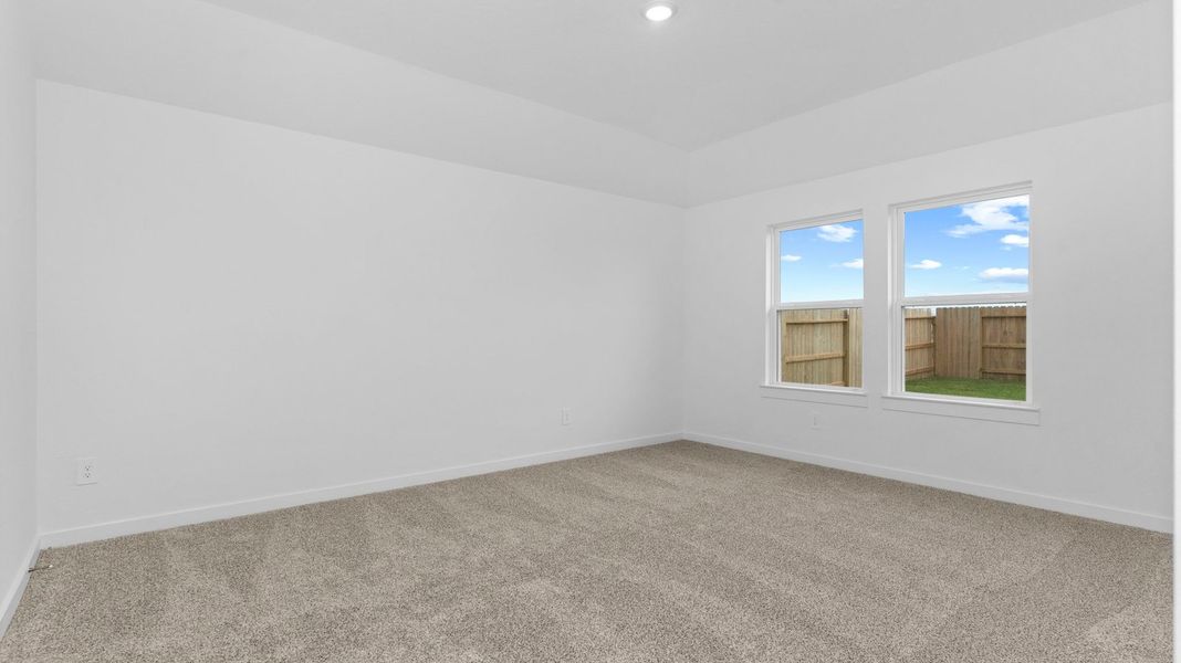 Spacious, unfurnished interior of a new home in Watermark, Alvin (Image 16).