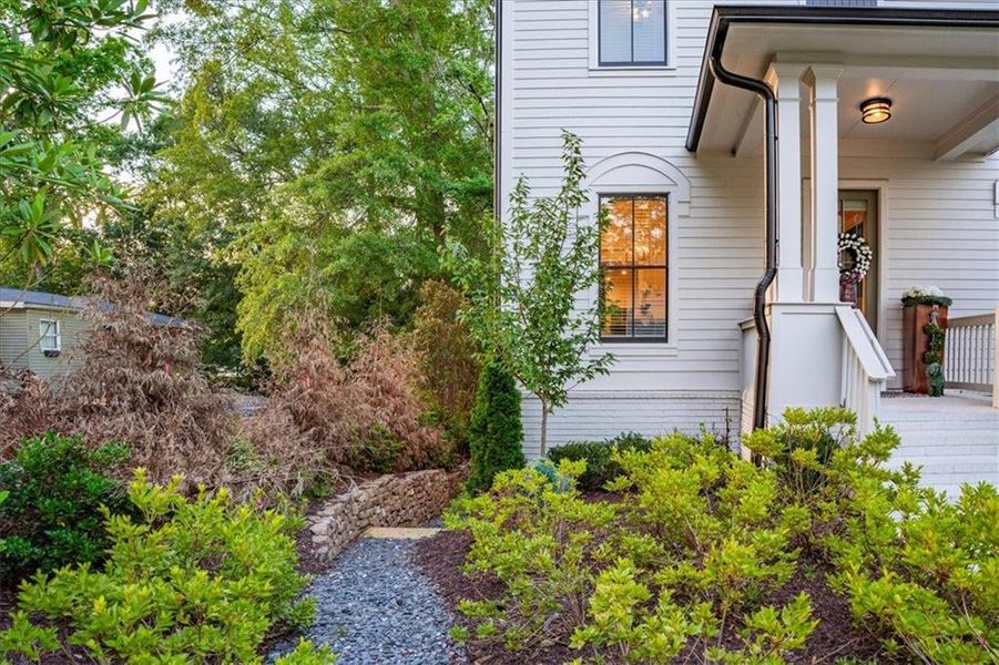 Exterior details and patio area of a home in Manning on the Square, Alpharetta (Image 32).