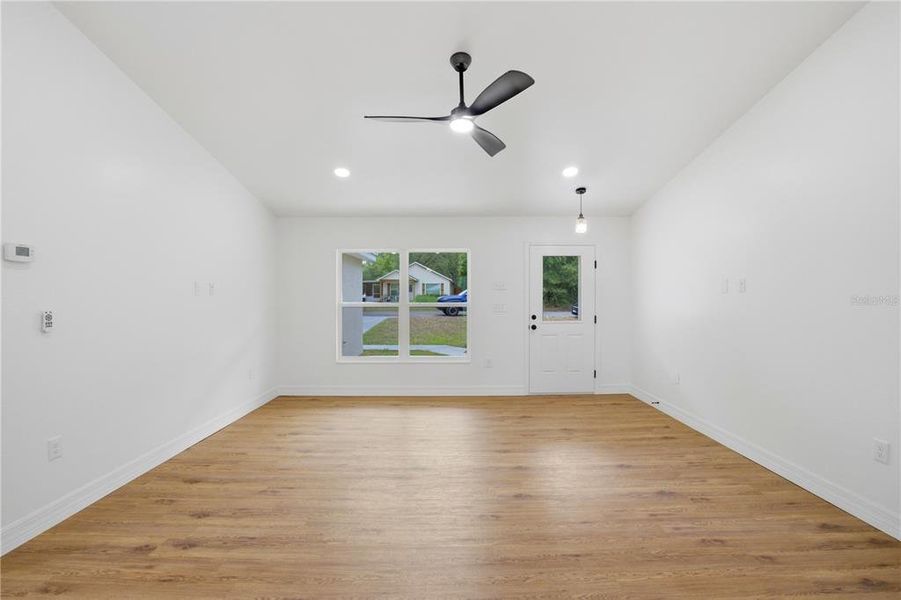 Spacious, unfurnished interior of a new home in , Ocklawaha (Image 21).