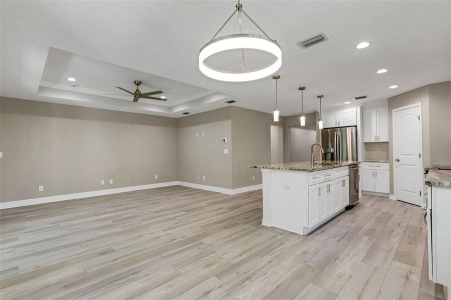 Spacious, unfurnished interior of a new home in , Englewood (Image 20).