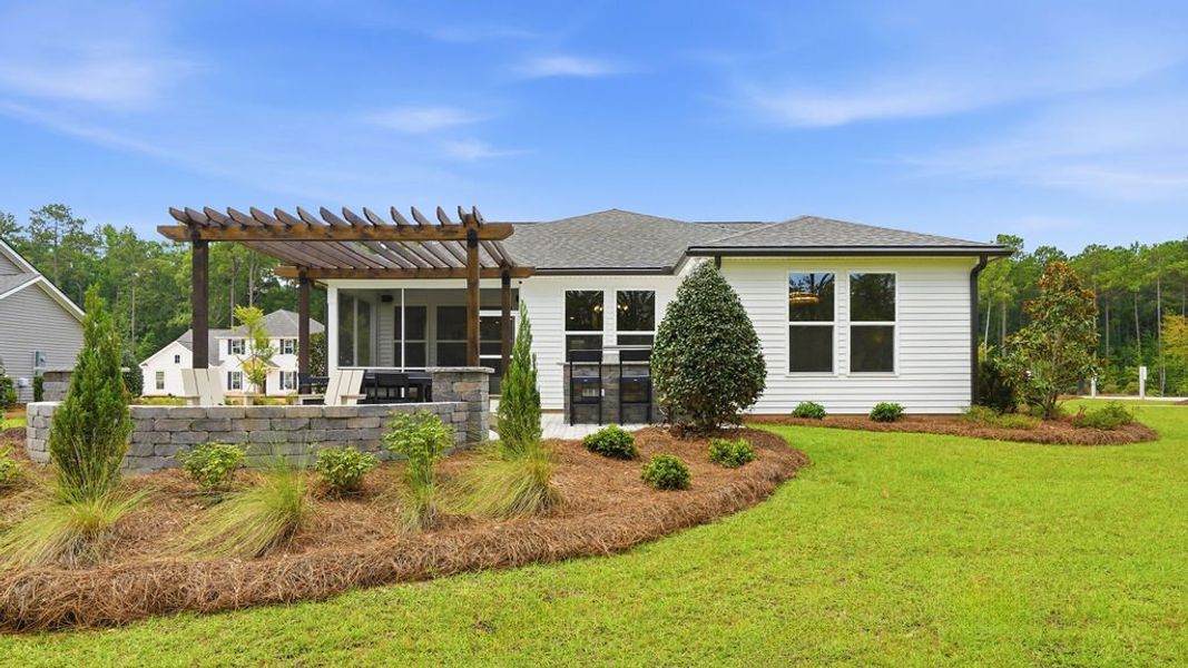 Representative exterior details of a home built from the Mystique by Pulte Homes in Oakleaf Chase, Blythewood (Image 4).