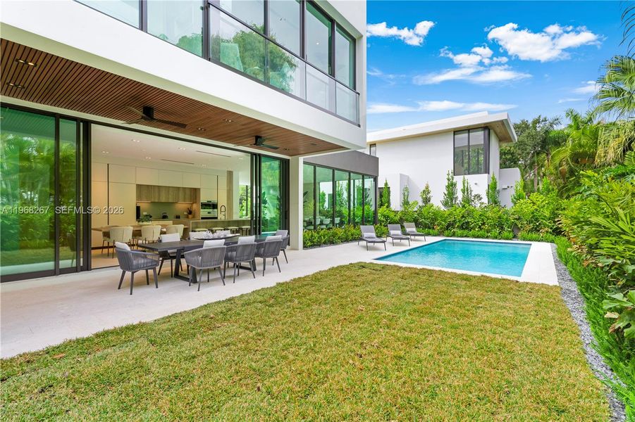 Exterior details and patio area of a home in , Miami (Image 34).