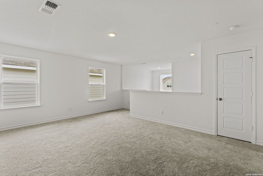 Spacious, unfurnished interior of a new home in Dove Song, Marion (Image 24).