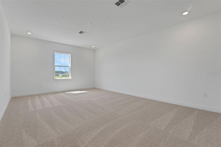 Spacious, unfurnished interior of a new home in Crossroads at Kelly Park, Apopka (Image 28).