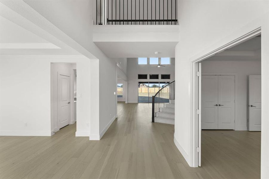 290 Cheyenne Mountain-Entry-2