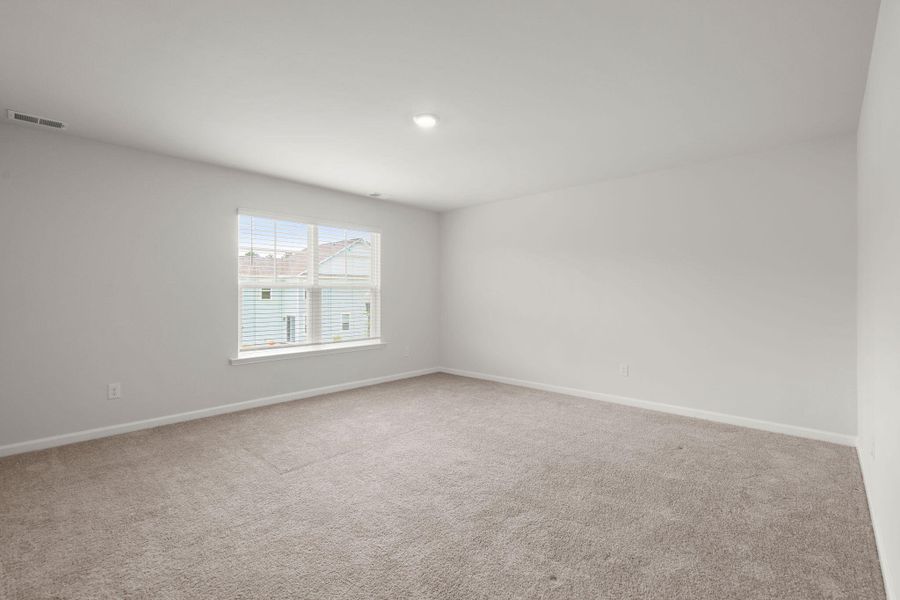 Spacious, unfurnished interior of a new home in The Ponds, Summerville (Image 28).