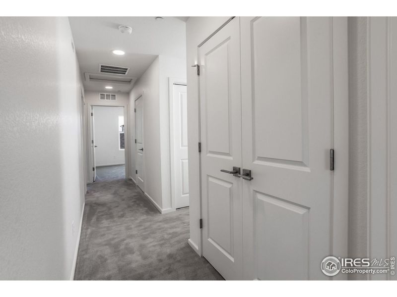 Spacious, unfurnished interior of a new home in , Fort Collins (Image 27).