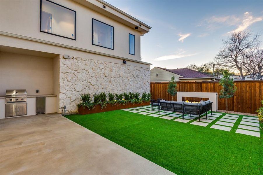 Exterior details and patio area of a home in , Dallas (Image 23).
